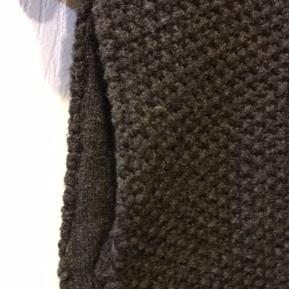 Sweater - Picture 4 of 7